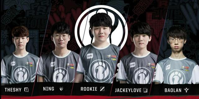 对运动员们 对运动员们